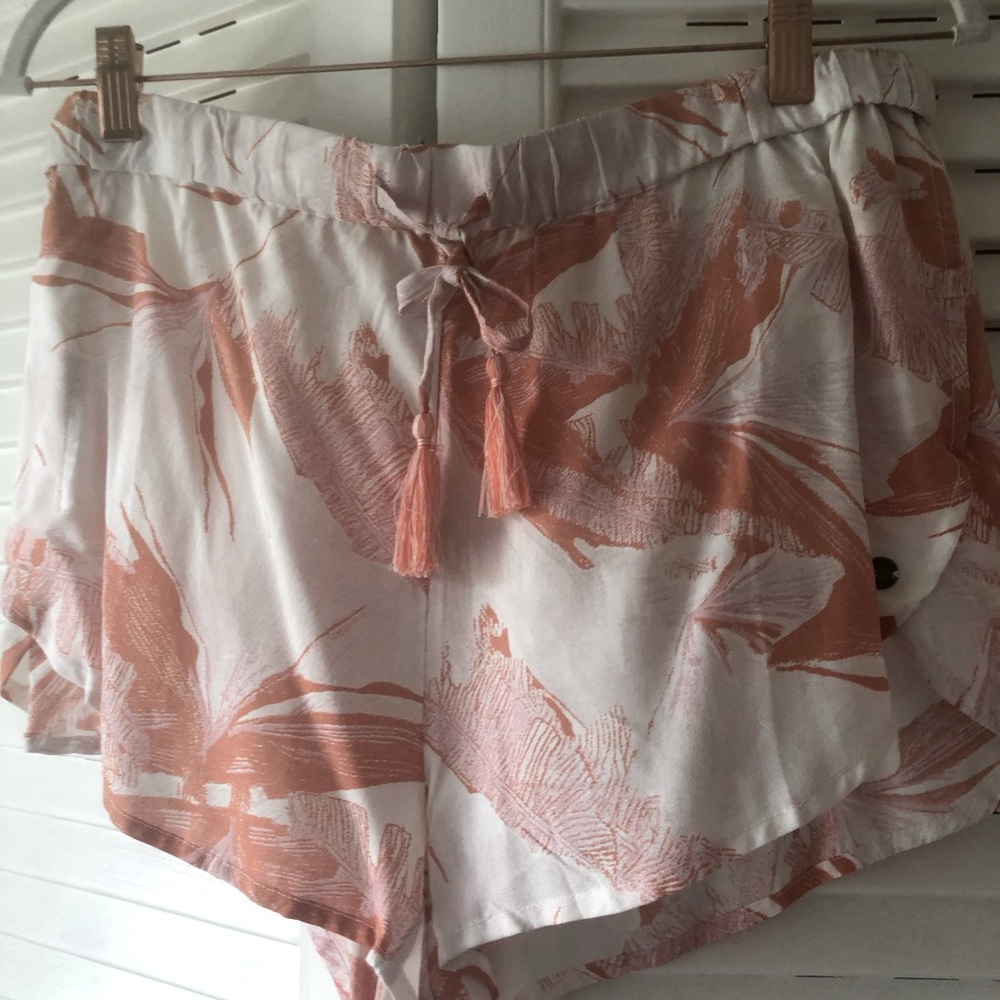 Roxy brand new beach shorts with cute side detail on leg